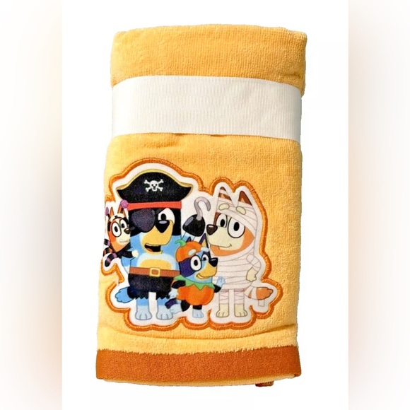 Two-Pack Bluey and Bingo 2024 Halloween Themed Orange 16”x28” Hand Towels - Picture 5 of 5